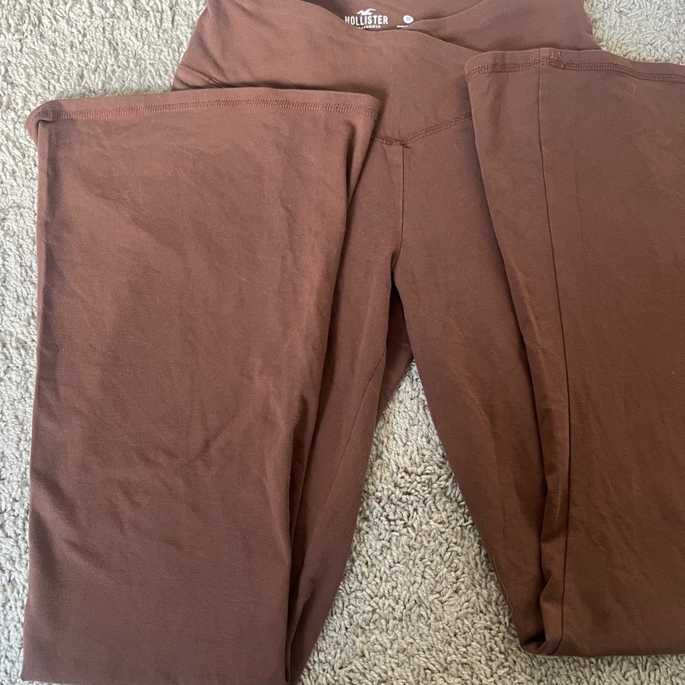 Hollister Ultra High-Rise Brown flair Leggings